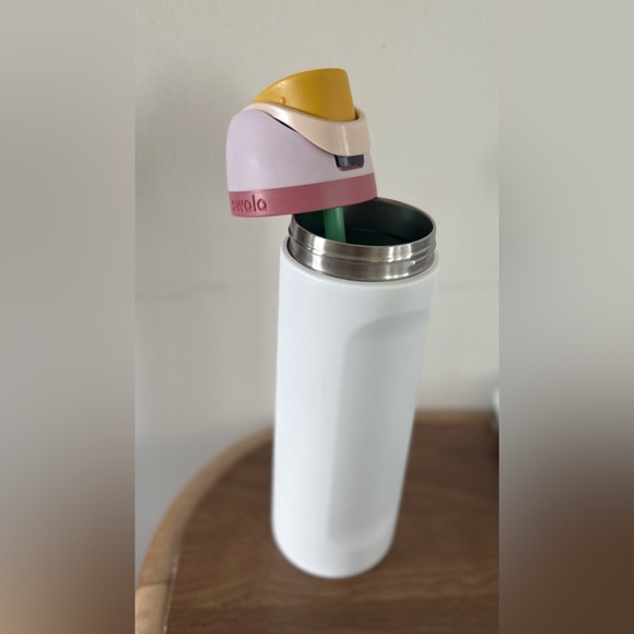 Owala White and Pink Water Bottle - Picture 4 of 4